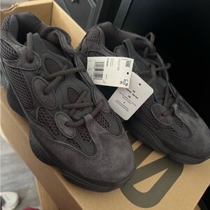 Yeezy 500 Charcoal Sneakers